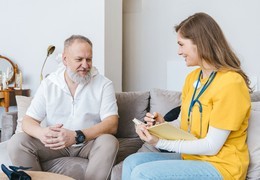 Kiedy warto wezwać lekarza do domu? Sytuacje, w których wizyta domowa może być dobrym rozwiązaniem