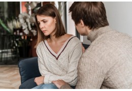 Trudna rozmowa o słuchu z członkiem rodziny. Jak podejść do tego tematu?